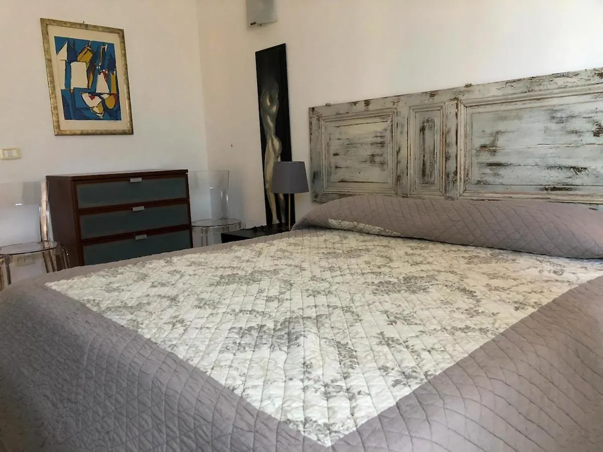 Delightful Apartment With Garden Near The Sea Marina Di Carrara