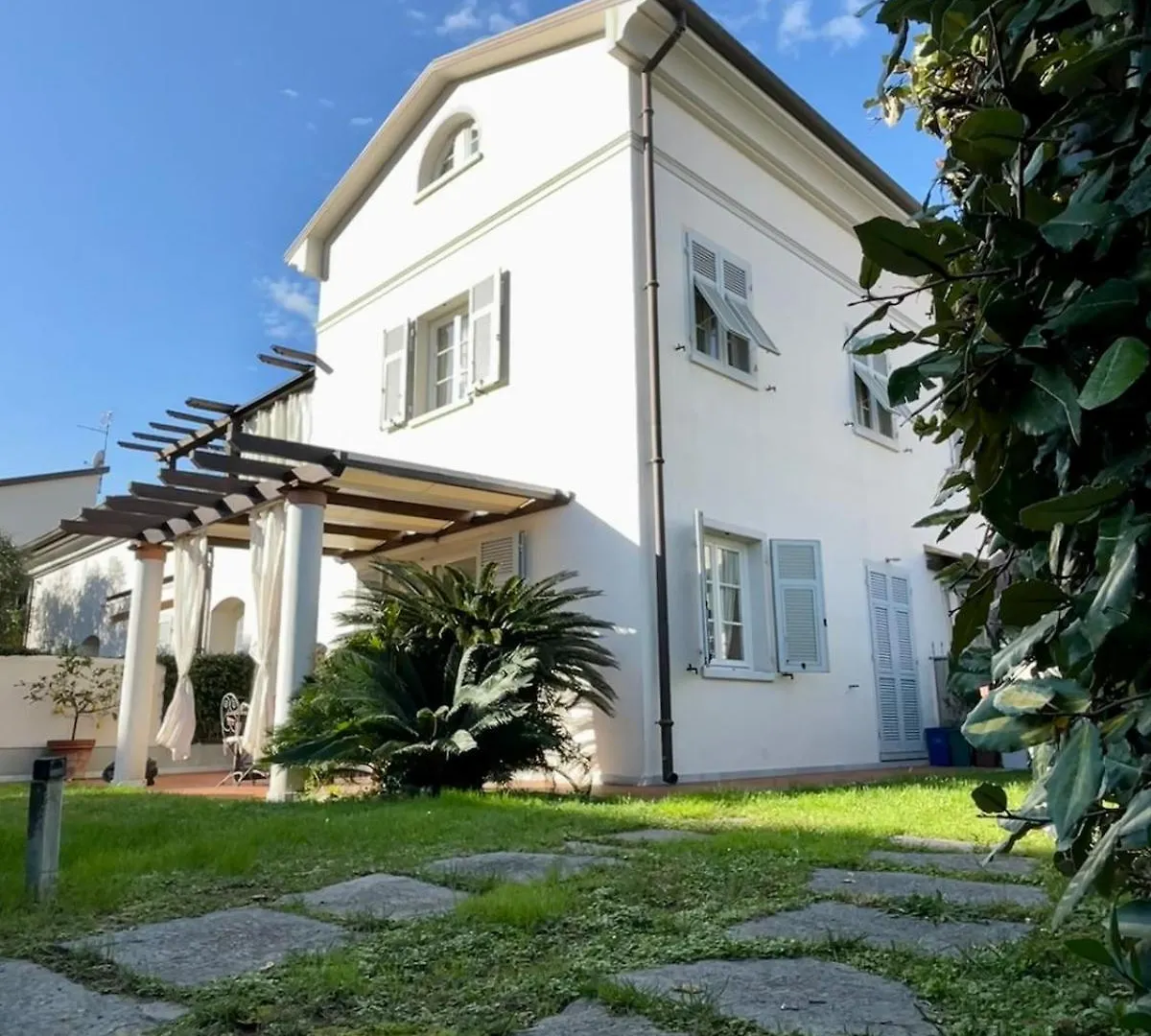Delightful Apartment With Garden Near The Sea Marina Di Carrara 0*,
