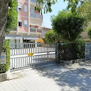Appartamento Alpe Mare, Marina Di Carrara