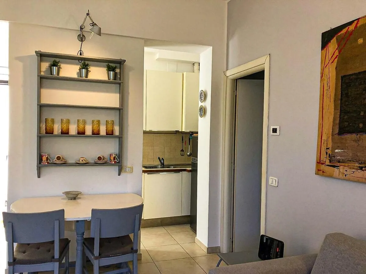 Delightful Apartment With Garden Near The Sea Marina Di Carrara